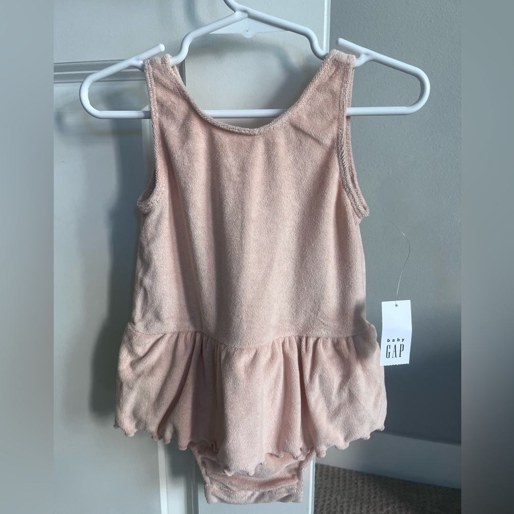 Baby Gap Light Pink Terry Cloth Romper, Light Pink, 18-24 Months (NWT) 🎀